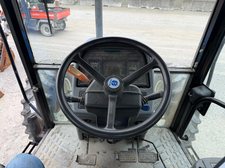 2002-new-holland-ts110-image-14