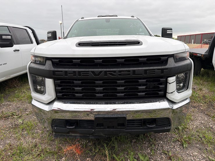 2022-chevrolet-3500-image-6