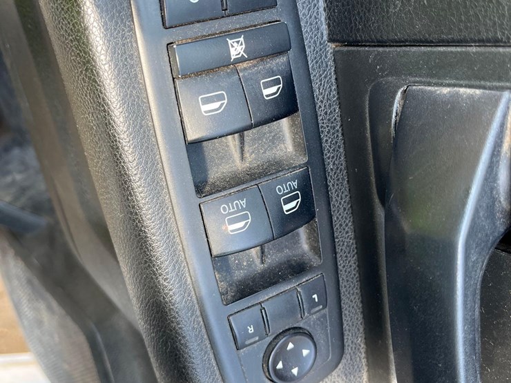 2019-ram-3500-hd-image-31