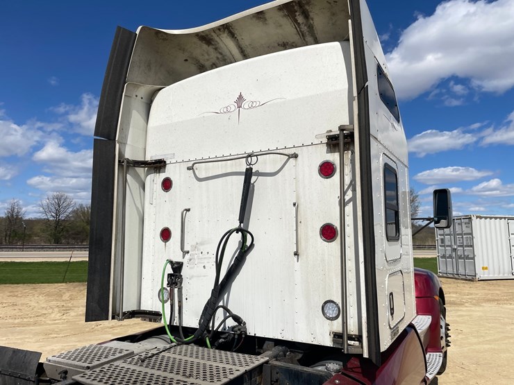 2013-kenworth-t660-image-28