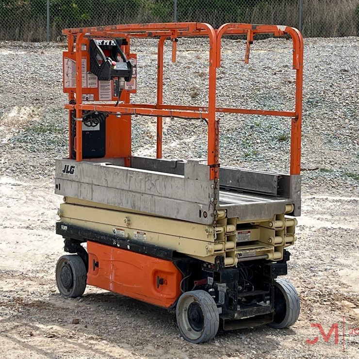 2013 JLG 1930ES