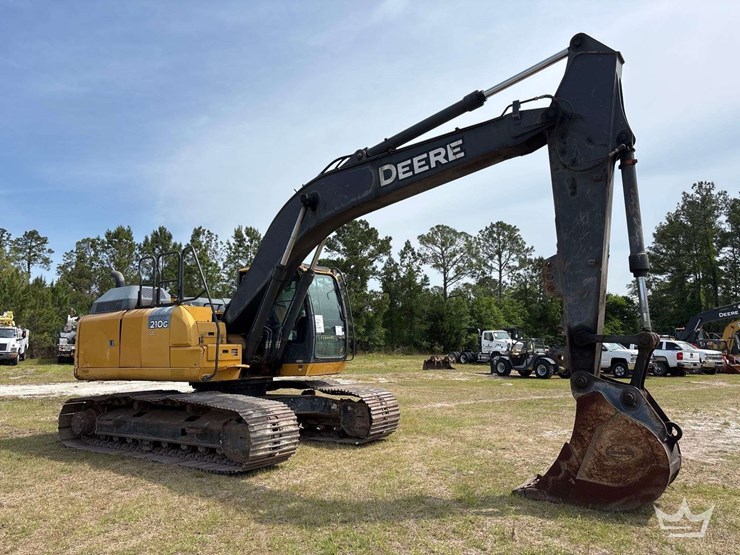 2017-deere-210g-image-2