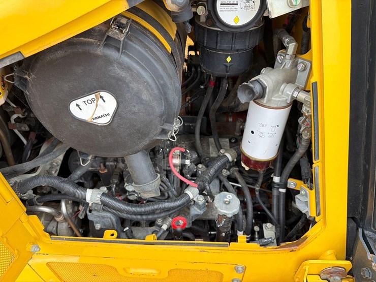 2020-komatsu-d61px-24-image-19