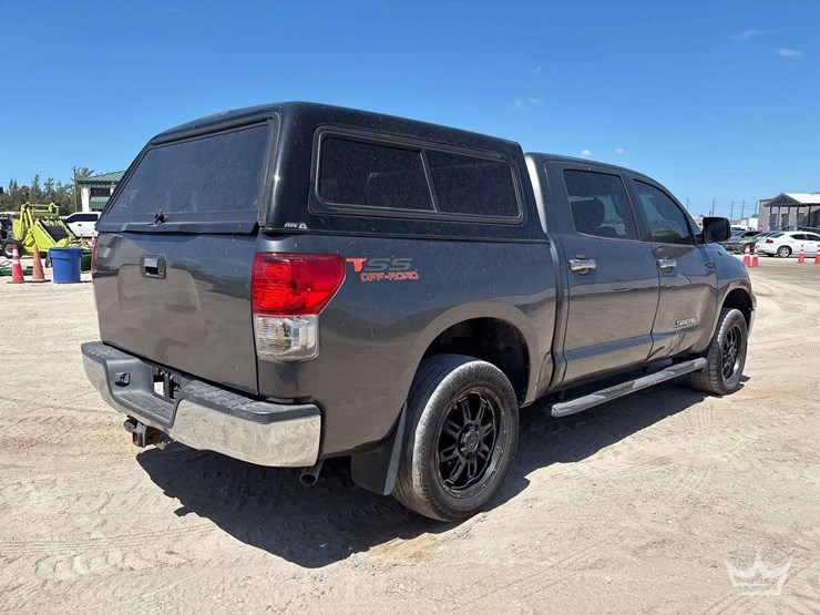 2013-toyota-tundra-image-3