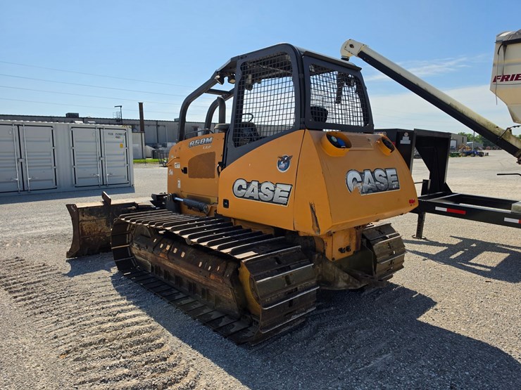 2014-case-850m-image-13