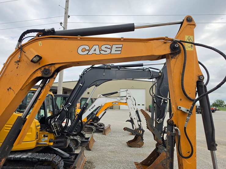 2018-case-cx57c-image-23