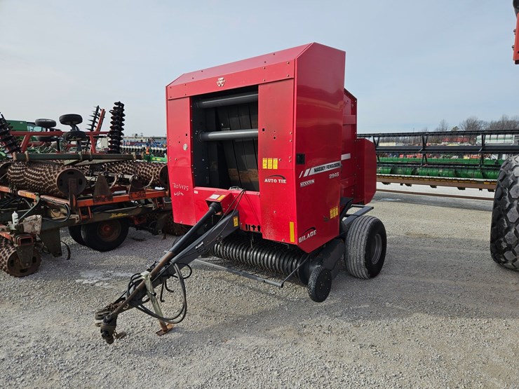 2015-massey-ferguson-2946-image-12