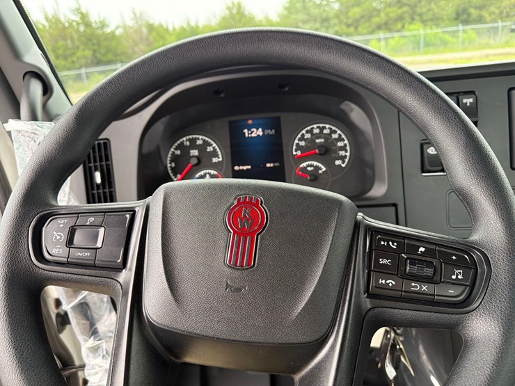 2026-kenworth-t280-image-34