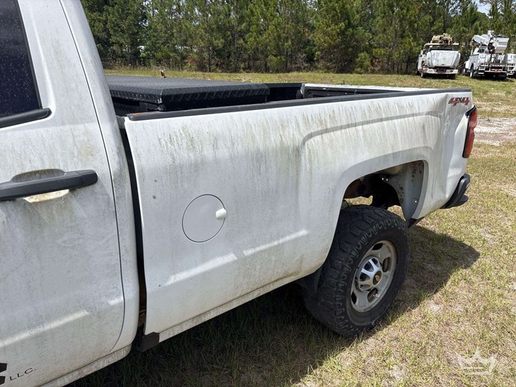 2015-chevrolet-silverado-2500hd-image-7