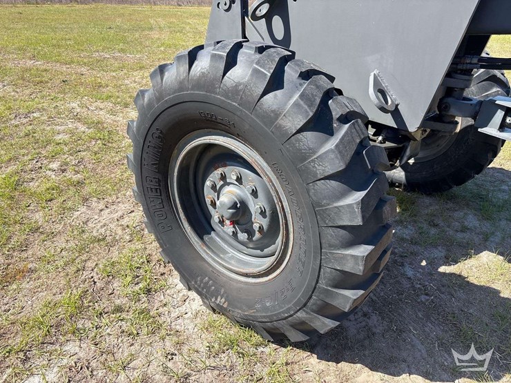 1986-deere-570a-image-43