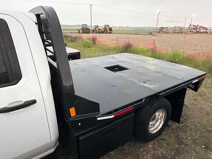 2020-chevrolet-3500-image-7