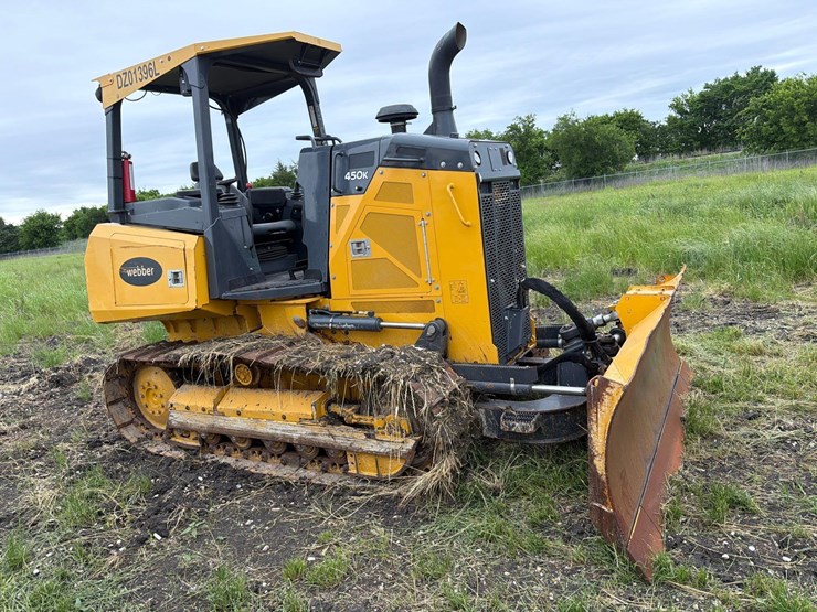 2022-deere-450-lt-image-4