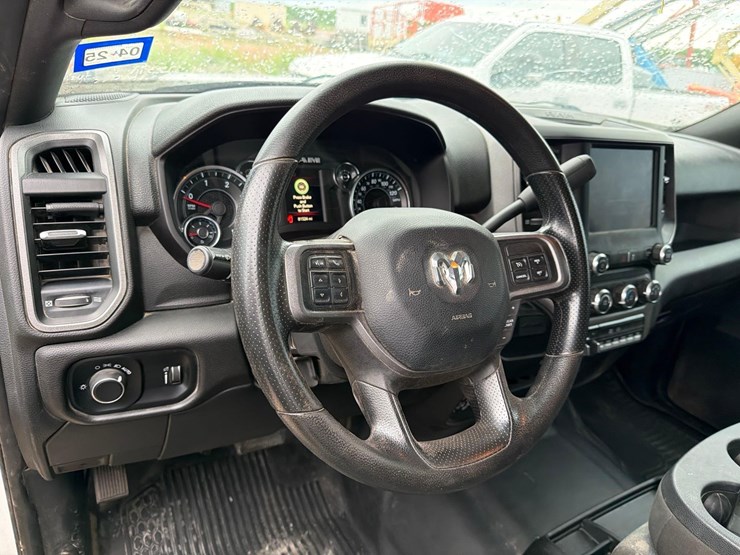 2022-dodge-3500-image-26