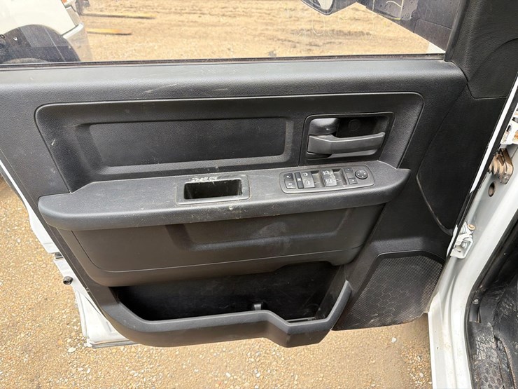 2022-dodge-3500-image-22