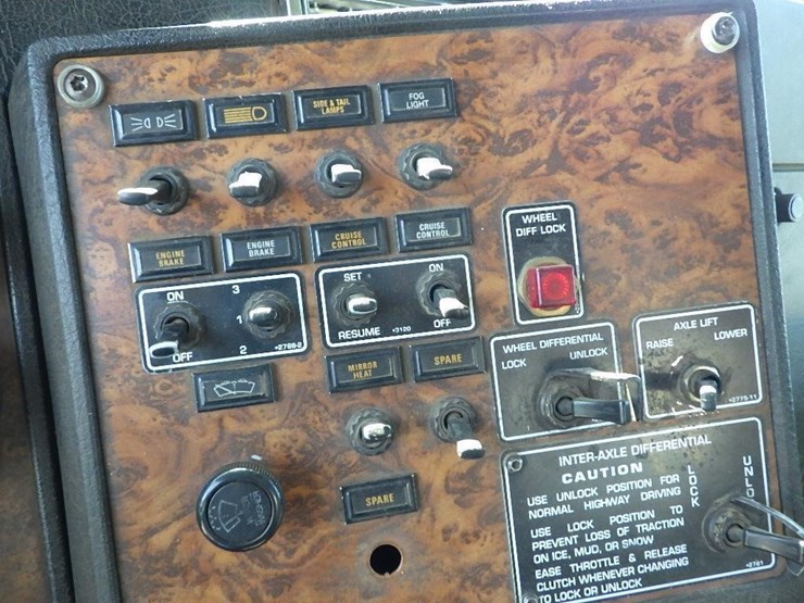 1999-kenworth-t800-image-64