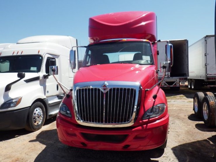 2017-international-prostar-image-2