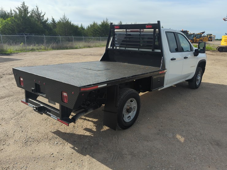 2022-chevrolet-2500-image-4