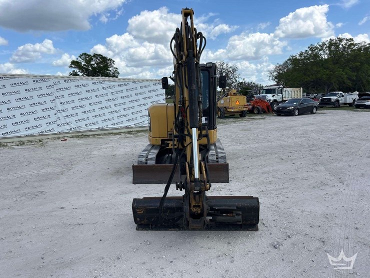 2013-caterpillar-305.5e-image-24