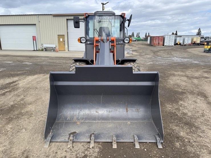 2022-hitachi-zw95-image-6