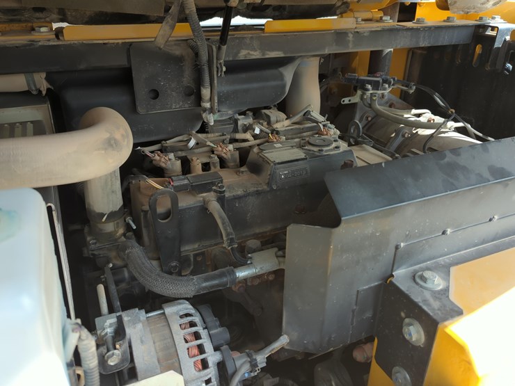 2023-deere-85g-image-10