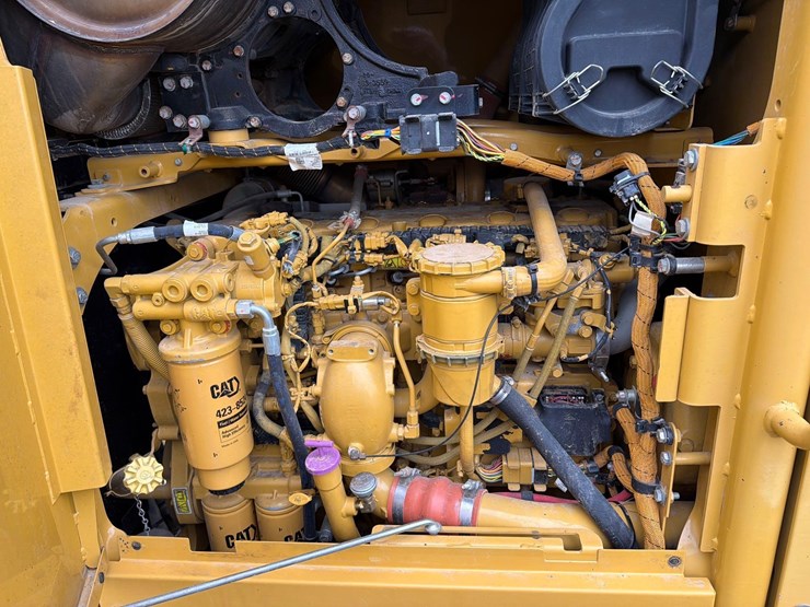 caterpillar-140m2-image-8