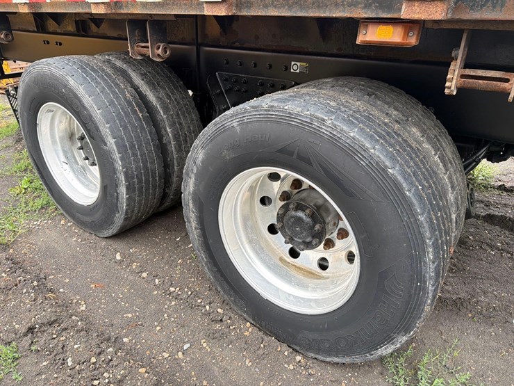 2016-kenworth-t880-image-13