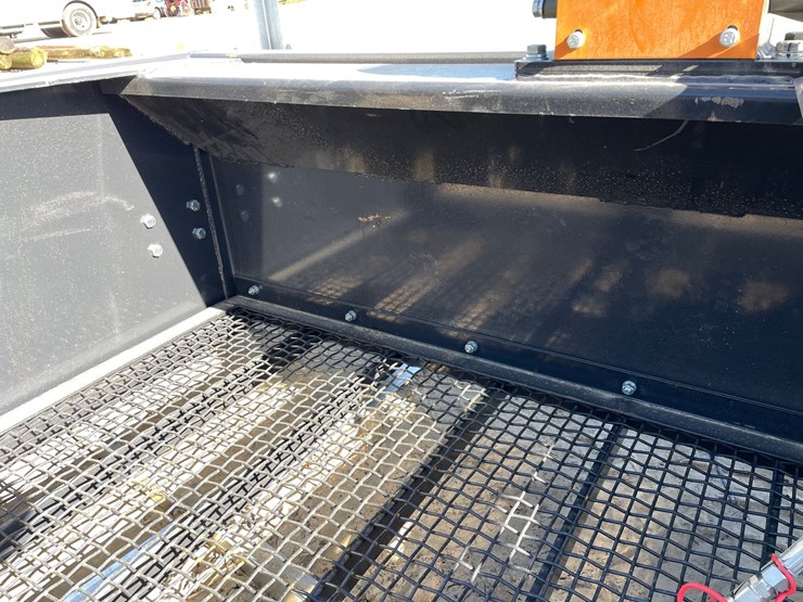 #2340-•-new-wolverine-skid-steer-screening-bucket-attachment-image-14