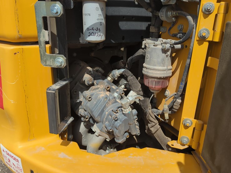 2023-deere-85g-image-9