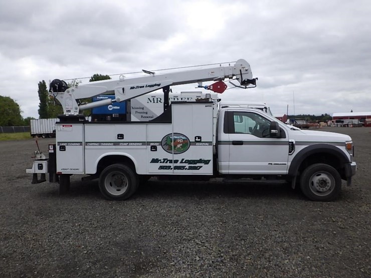2022-ford-f550-image-4