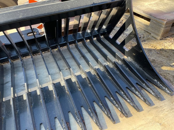 #2315-•-new-wolverine-42"-mini-skid-steer-skelton-bucket-image-8