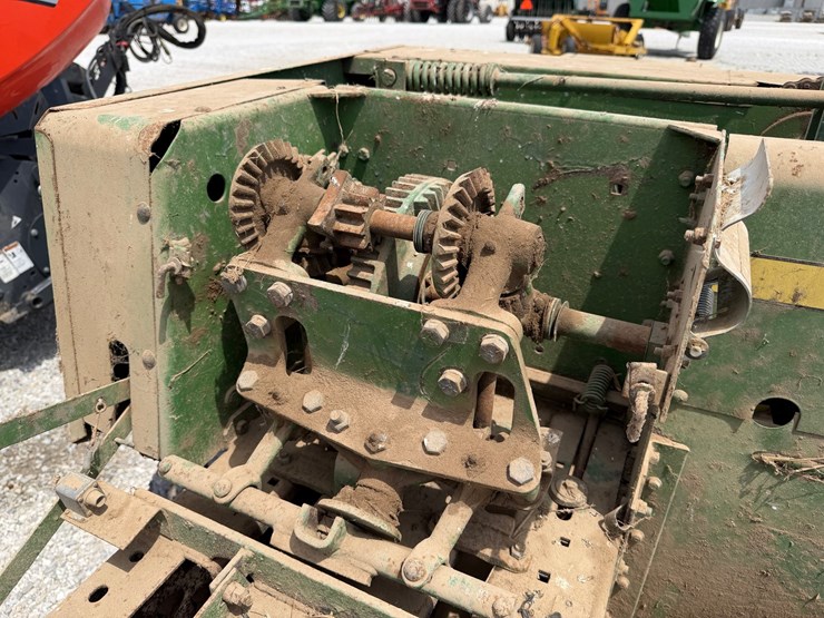 john-deere-346-image-7