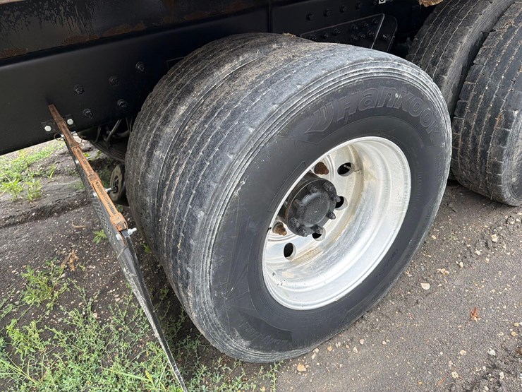 2016-kenworth-t880-image-15