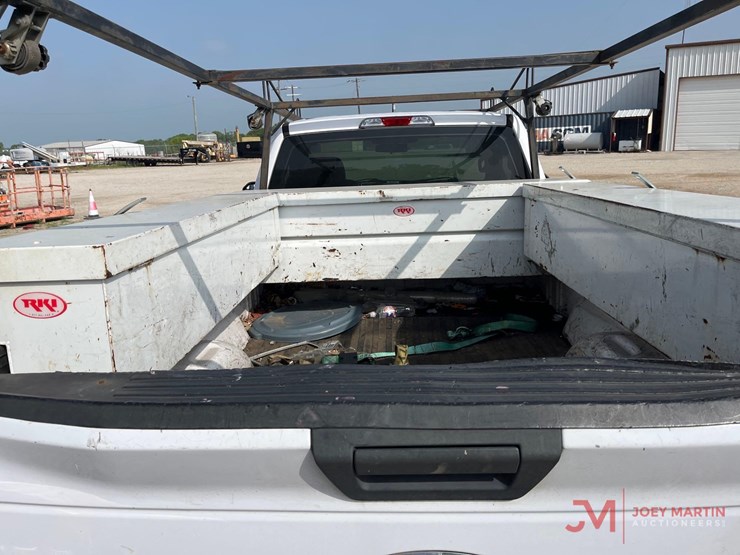 2017-ford-f150-xl-image-6