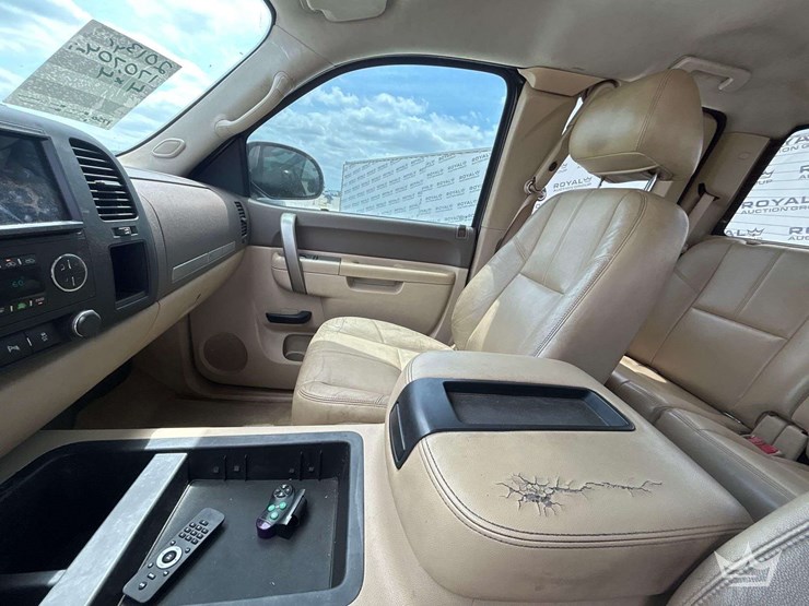 2013-chevrolet-silverado-1500-image-18
