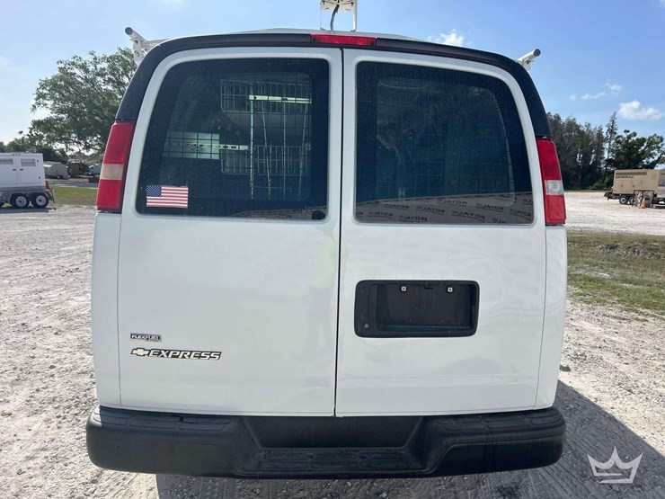 2011-chevrolet-express-2500-image-26