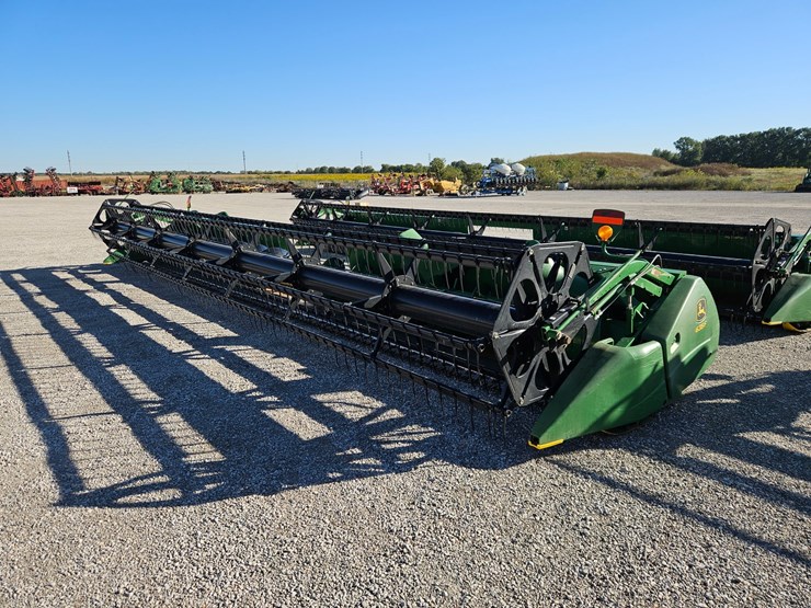 2010-john-deere-635f-image-1