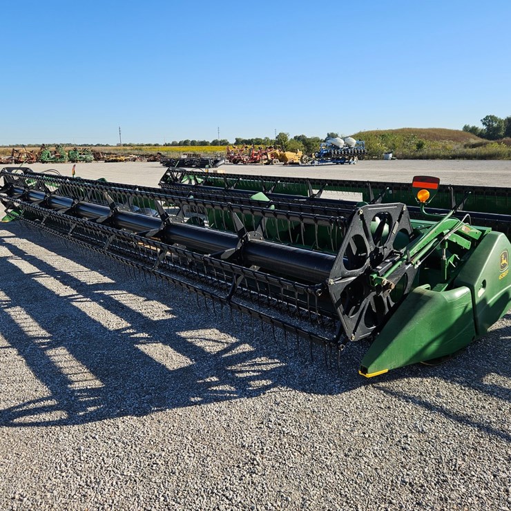 2010 JOHN DEERE 635F