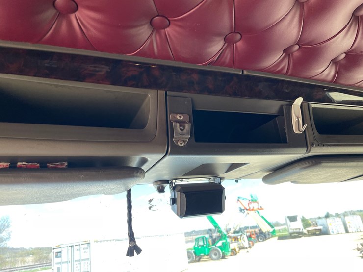 2013-kenworth-t660-image-123