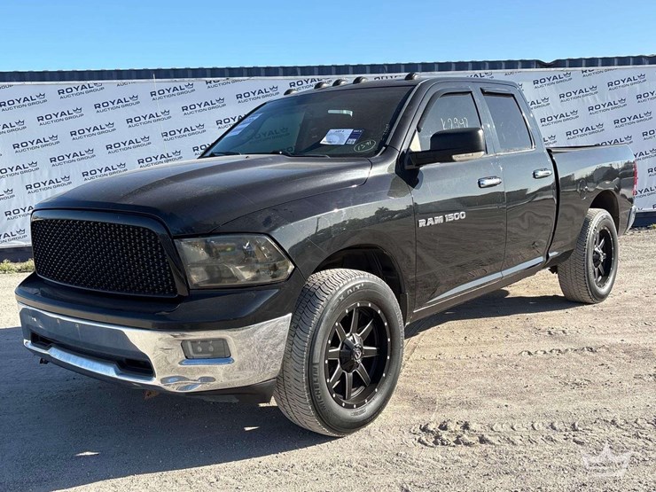 2011-dodge-ram-1500-image-1