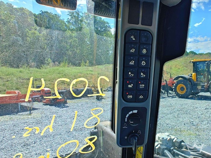 2024-jcb-3ts-8t-image-23