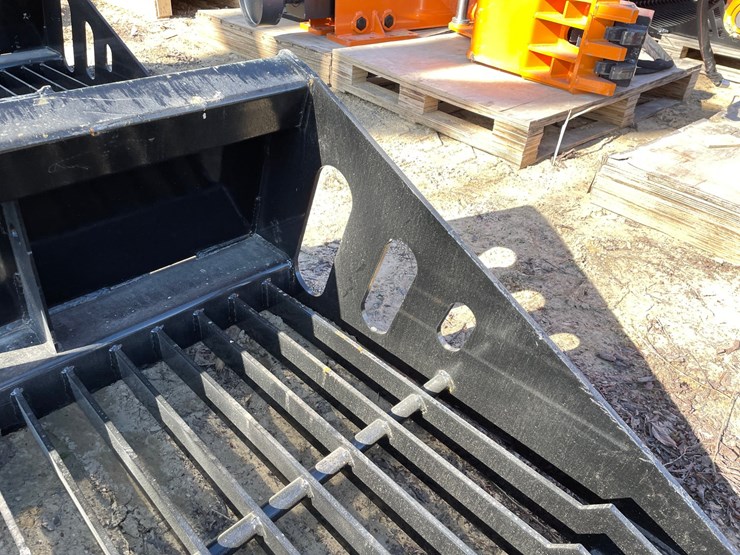 #2330-•-new-wolverine-72"-skid-steer-skelton-high-side-bucket-image-10