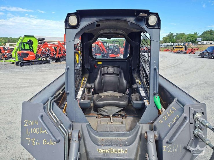 2015-deere-319e-image-23