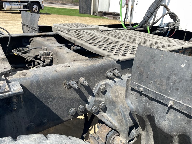 2013-kenworth-t660-image-67