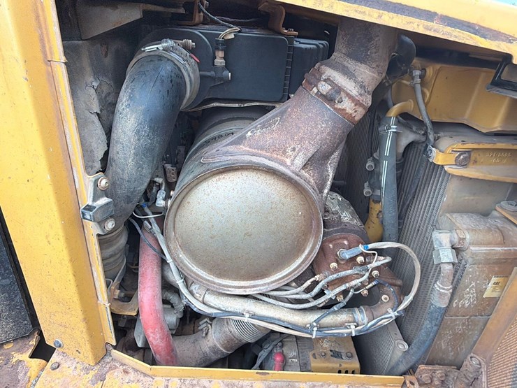 caterpillar-d6t-lgp-image-18