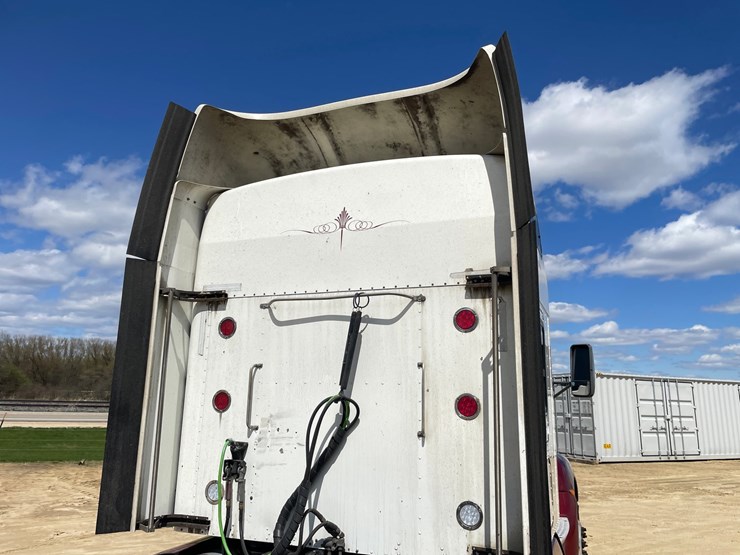 2013-kenworth-t660-image-29