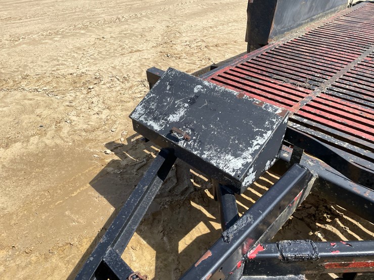 #2012-•-12'-skid-steer-trailer-(no-title)-image-22