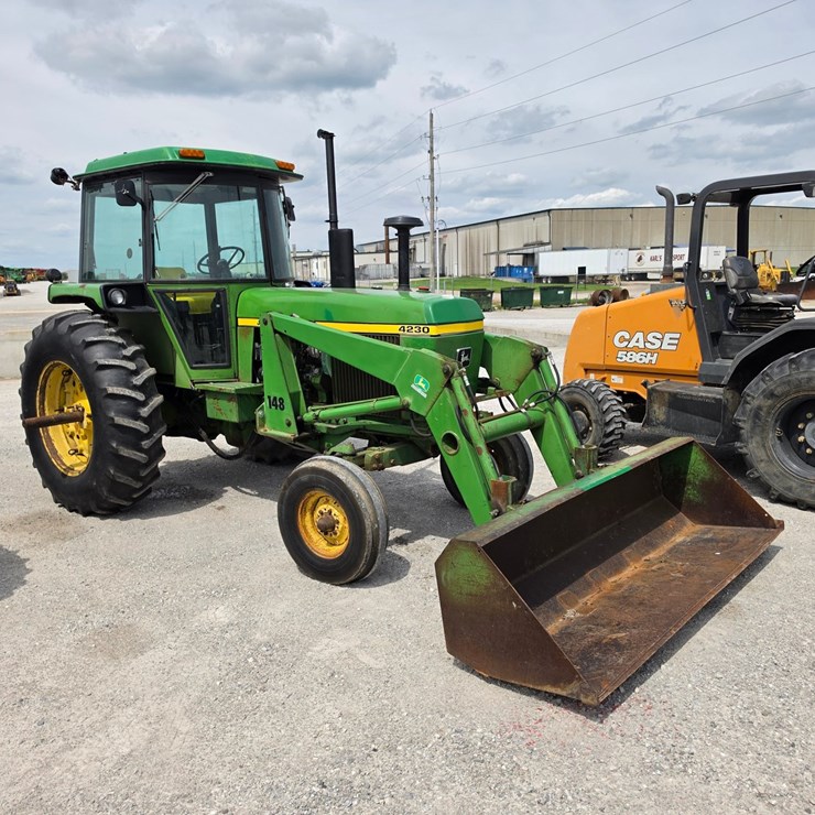 1973 JOHN DEERE 4230