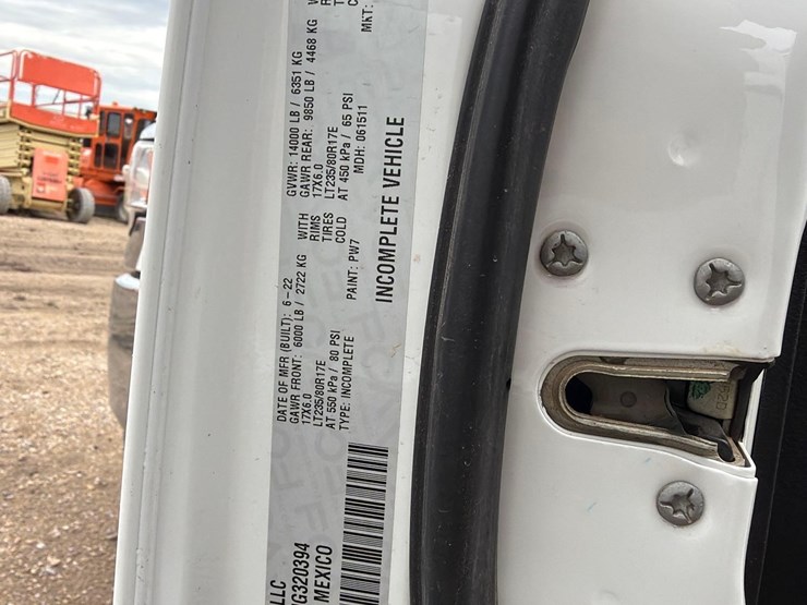 2022-dodge-3500-image-21