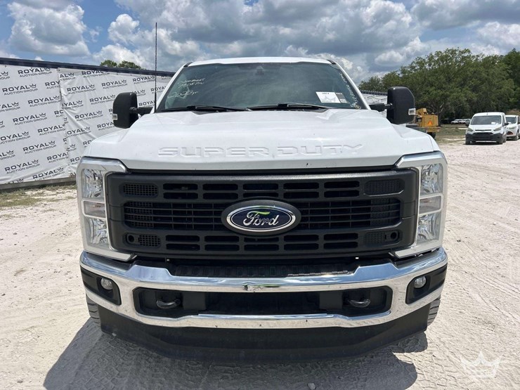 2023-ford-f250-image-30