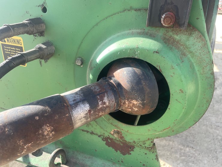 john-deere-337-image-32